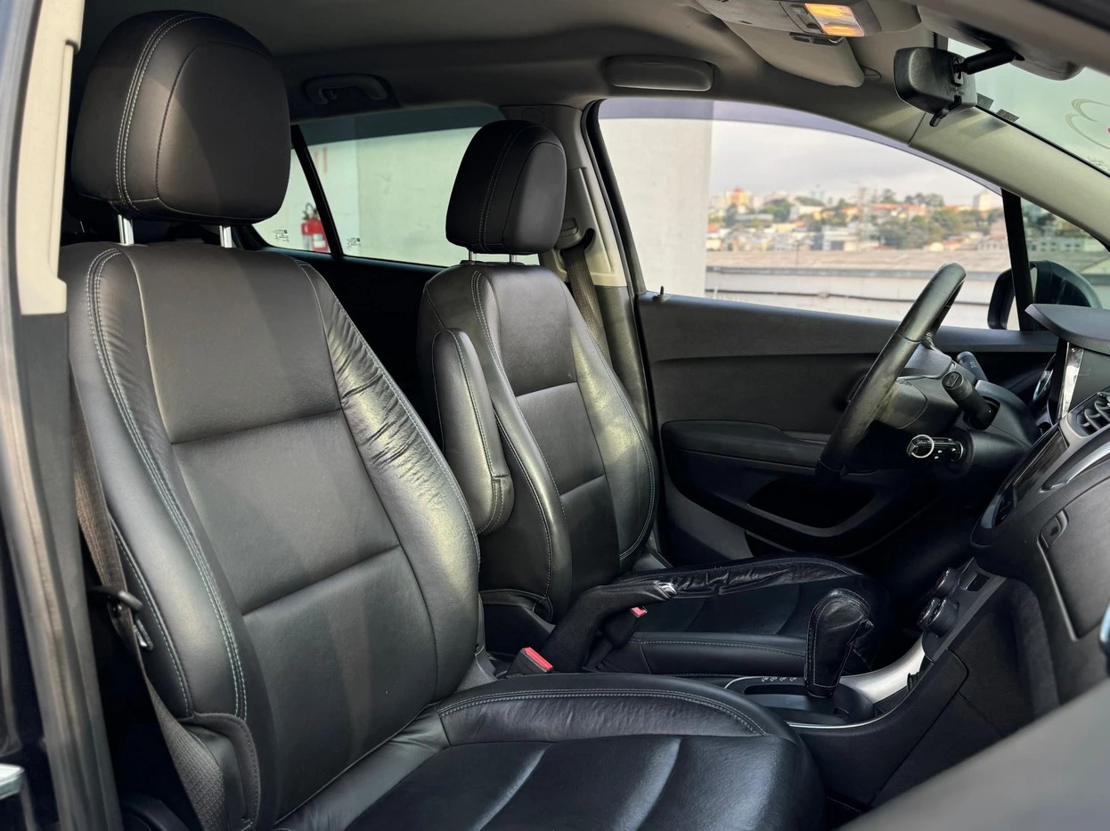 CHEVROLET TRACKER