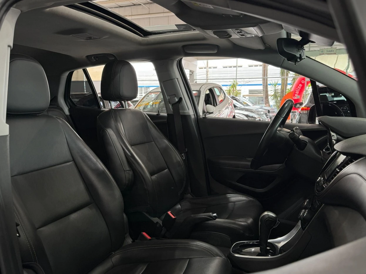 CHEVROLET TRACKER