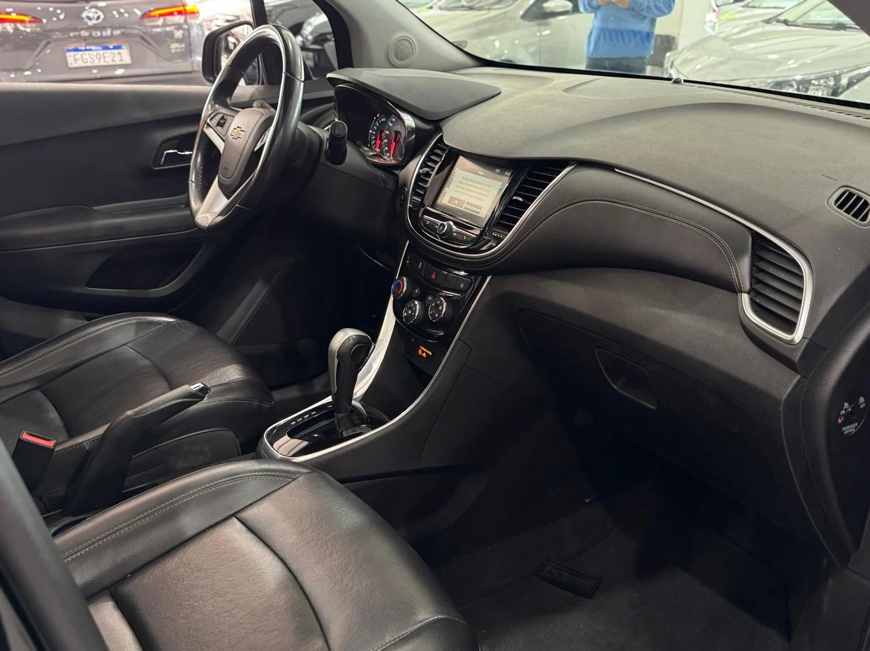 CHEVROLET TRACKER