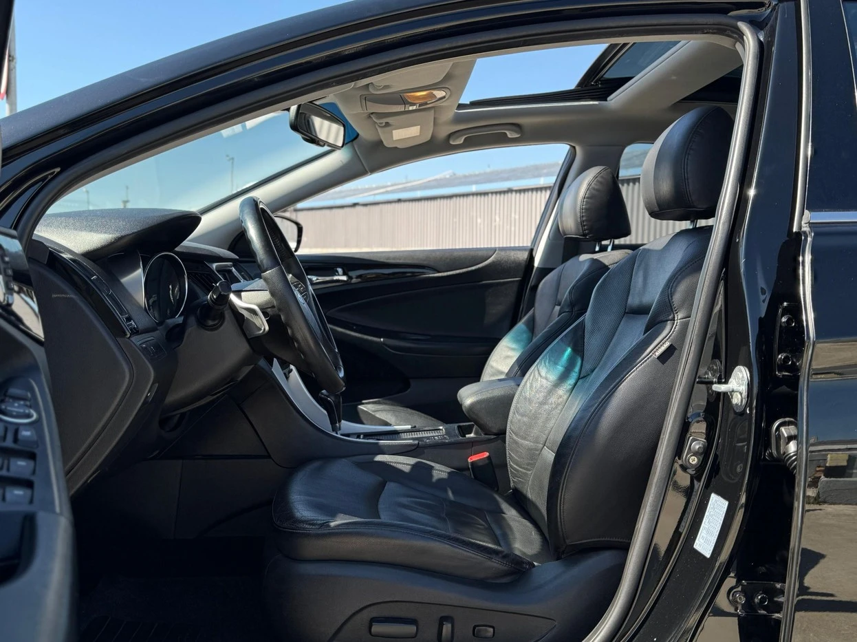 HYUNDAI SONATA