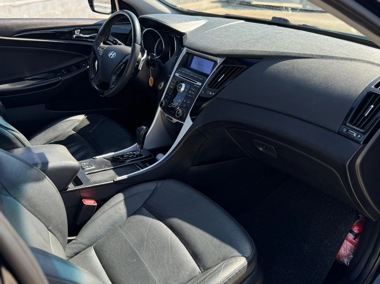 HYUNDAI SONATA