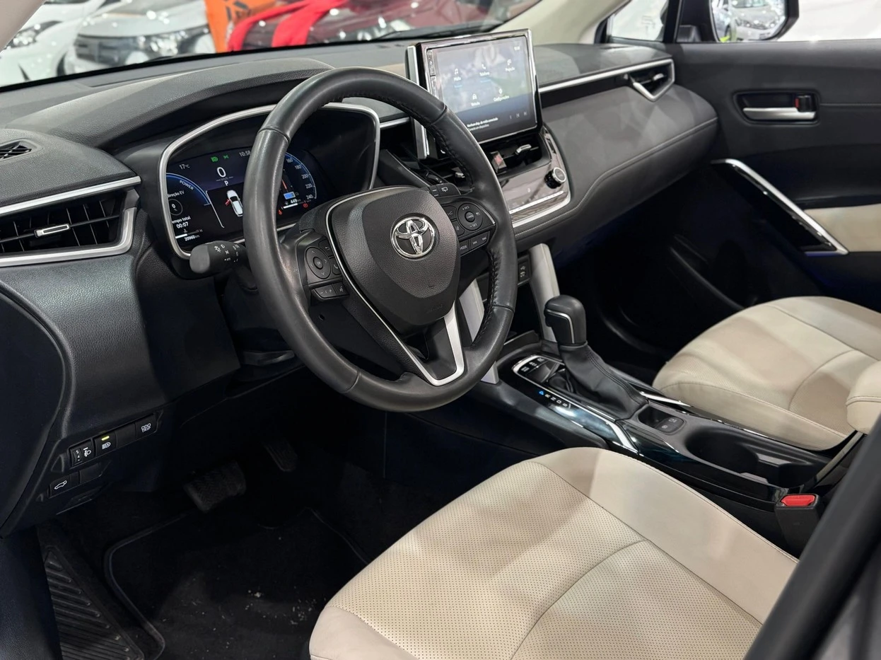 TOYOTA COROLLA CROSS
