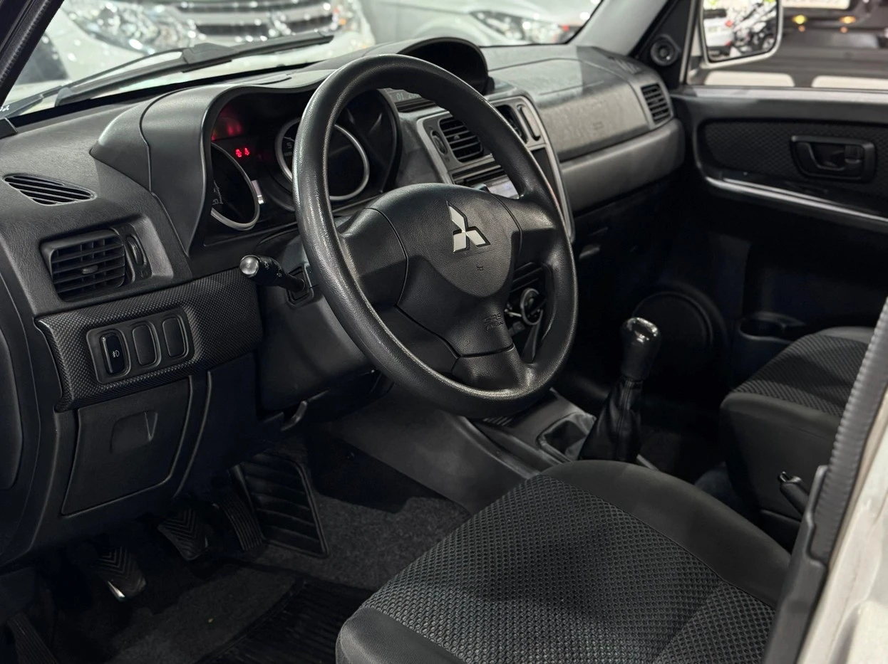 MITSUBISHI PAJERO TR4