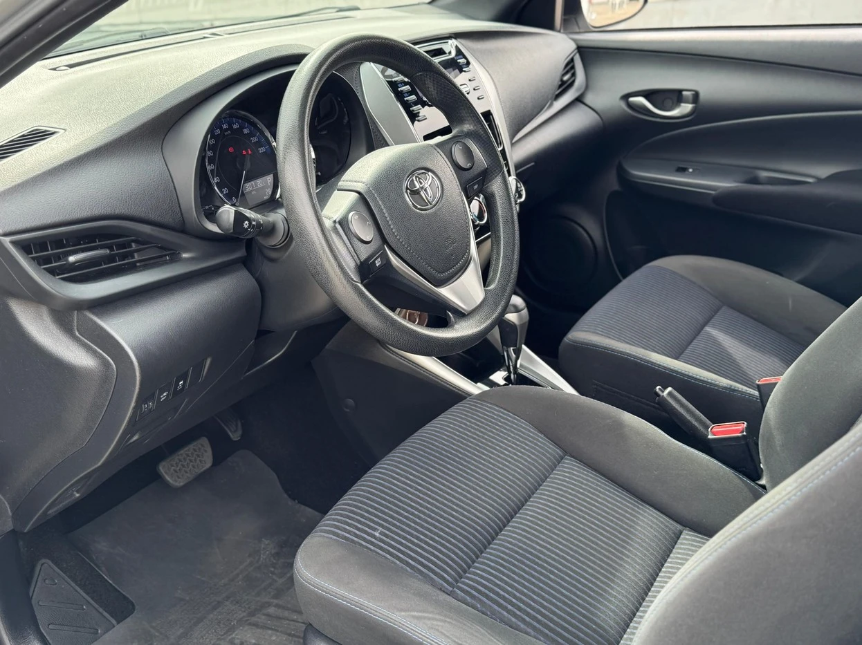 TOYOTA YARIS