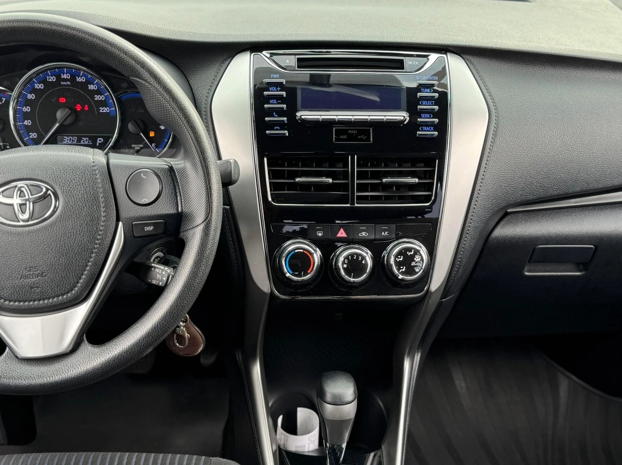 TOYOTA YARIS