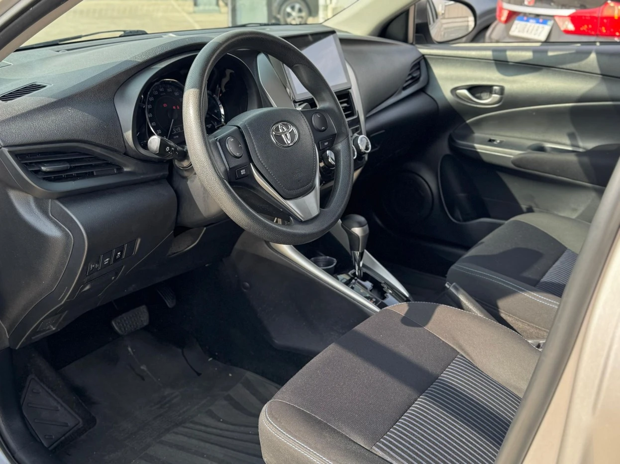 TOYOTA YARIS