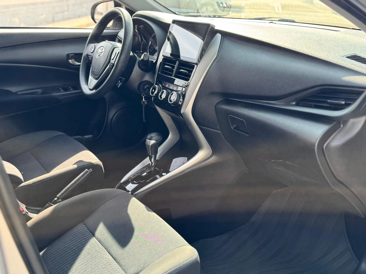 TOYOTA YARIS
