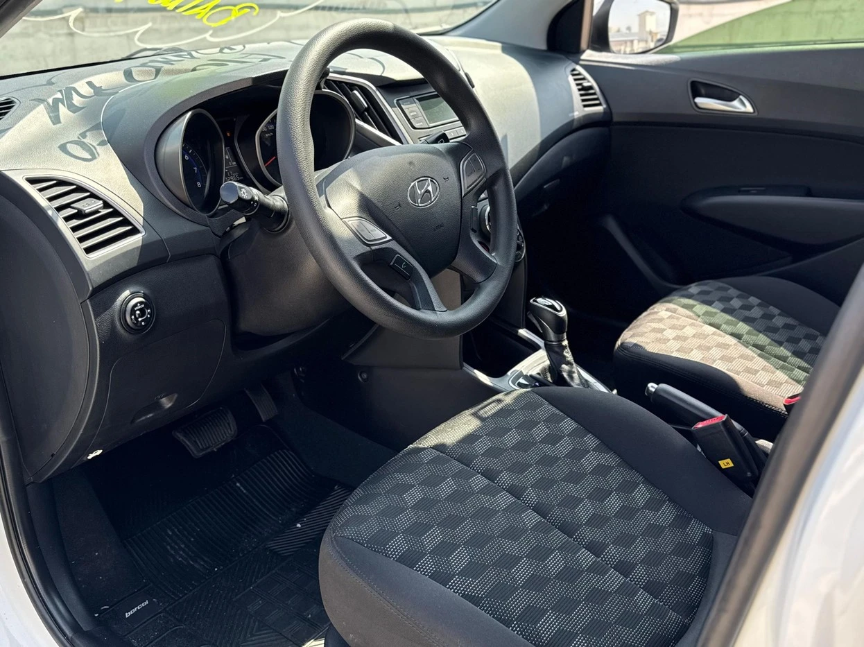 HYUNDAI HB20