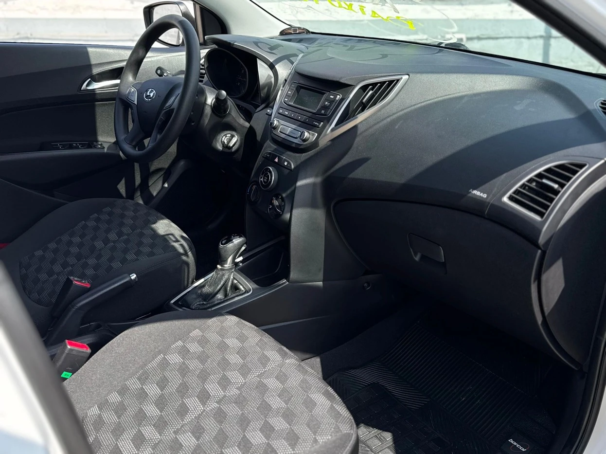 HYUNDAI HB20