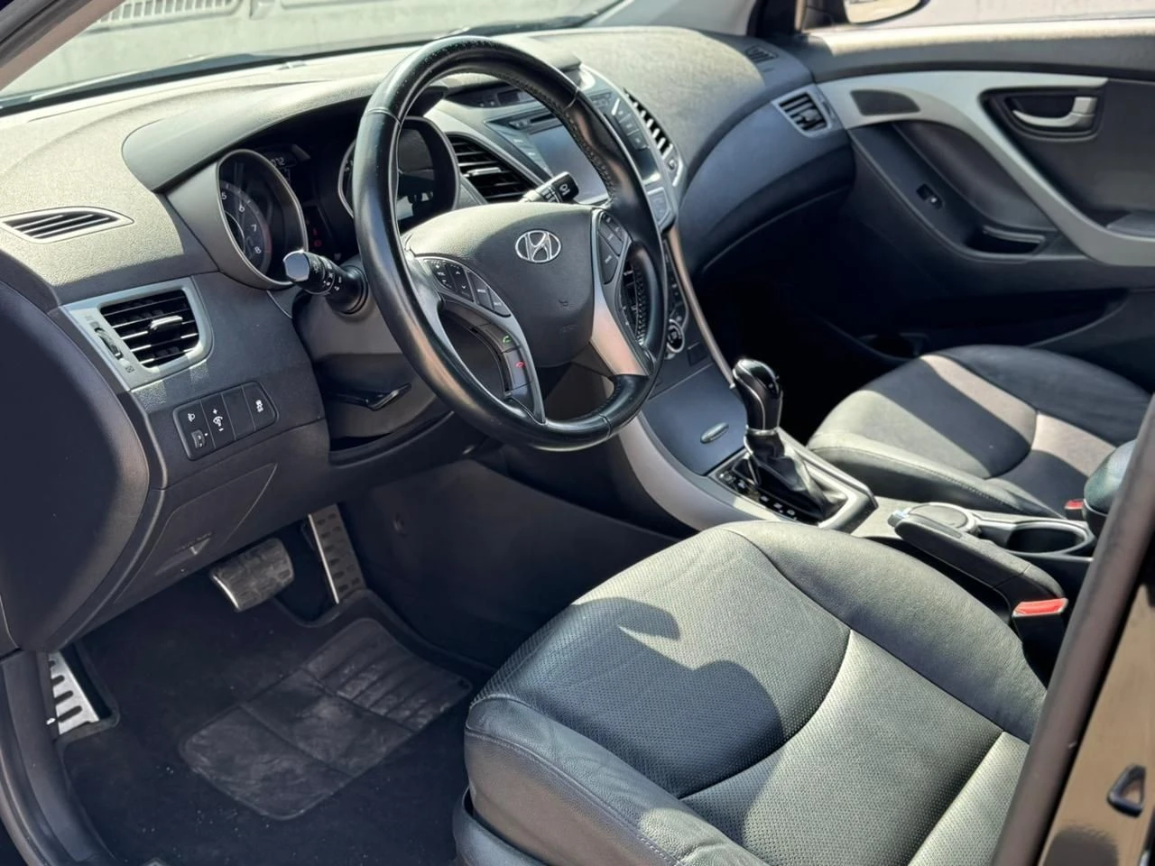 HYUNDAI ELANTRA