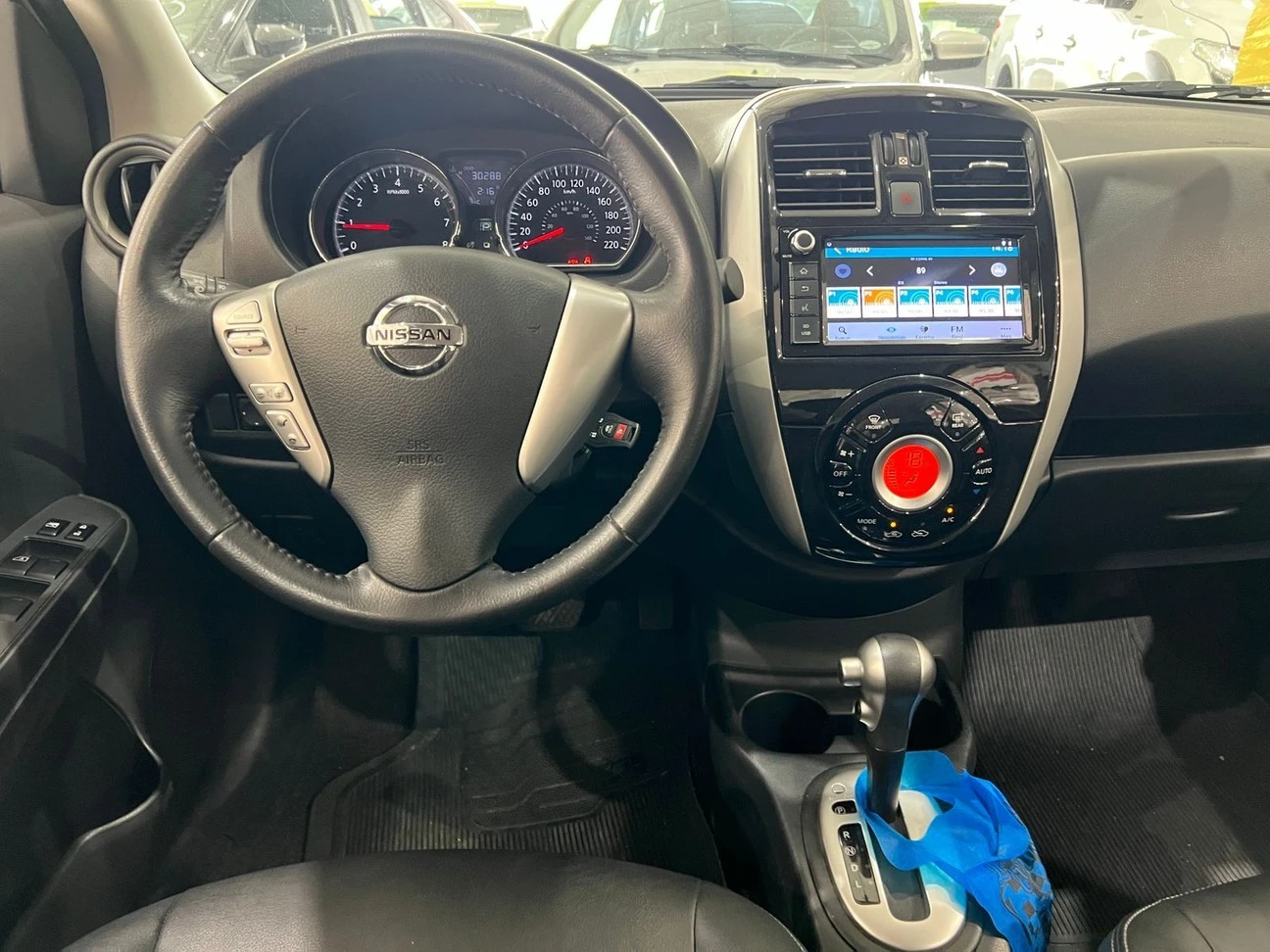 NISSAN VERSA