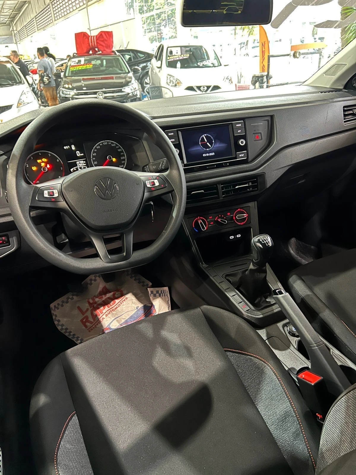 VOLKSWAGEN POLO
