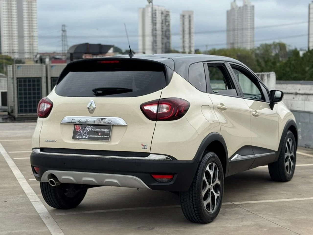 RENAULT CAPTUR