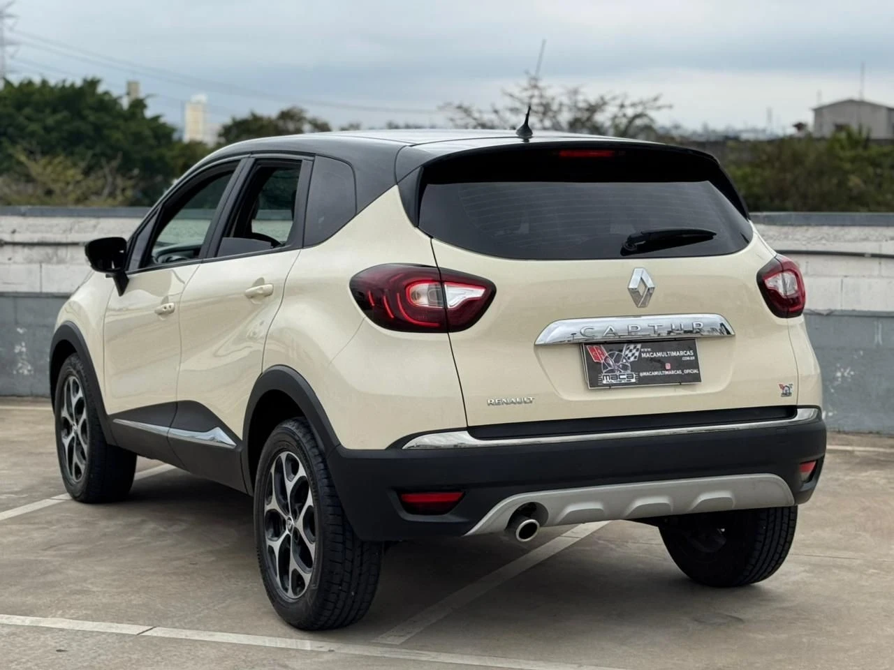 RENAULT CAPTUR