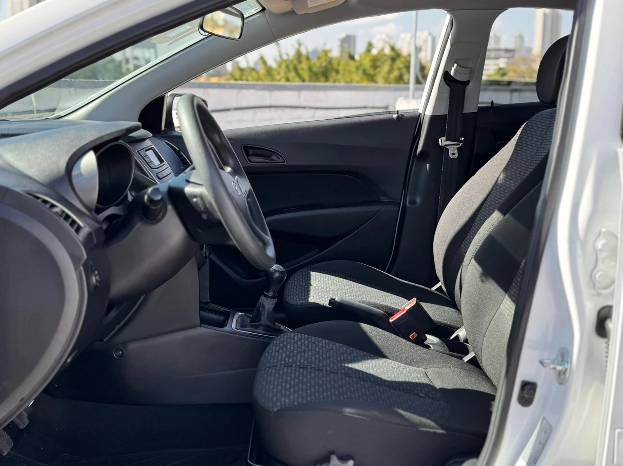 HYUNDAI HB20S