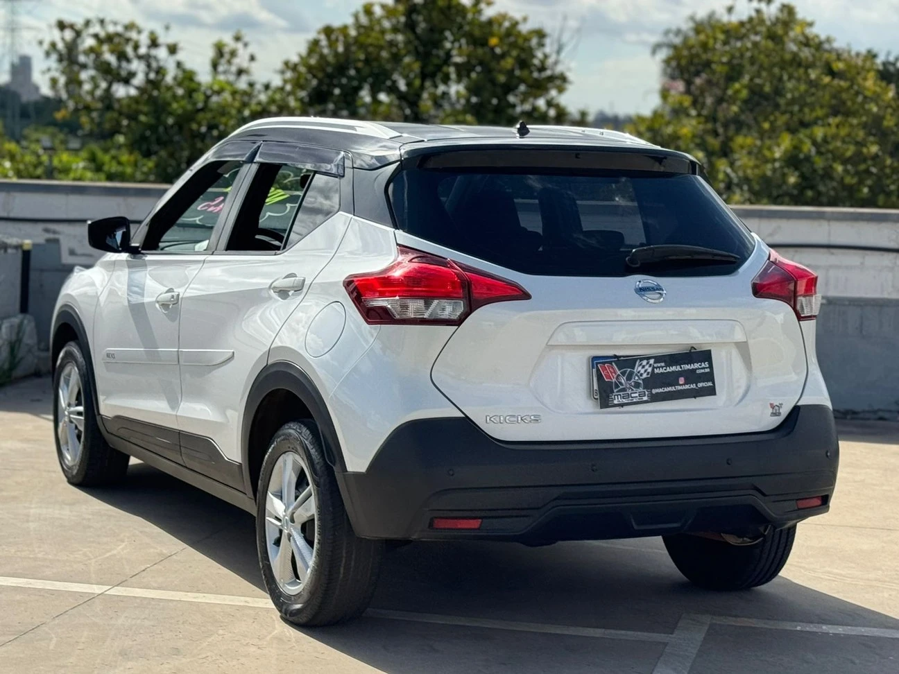 NISSAN KICKS