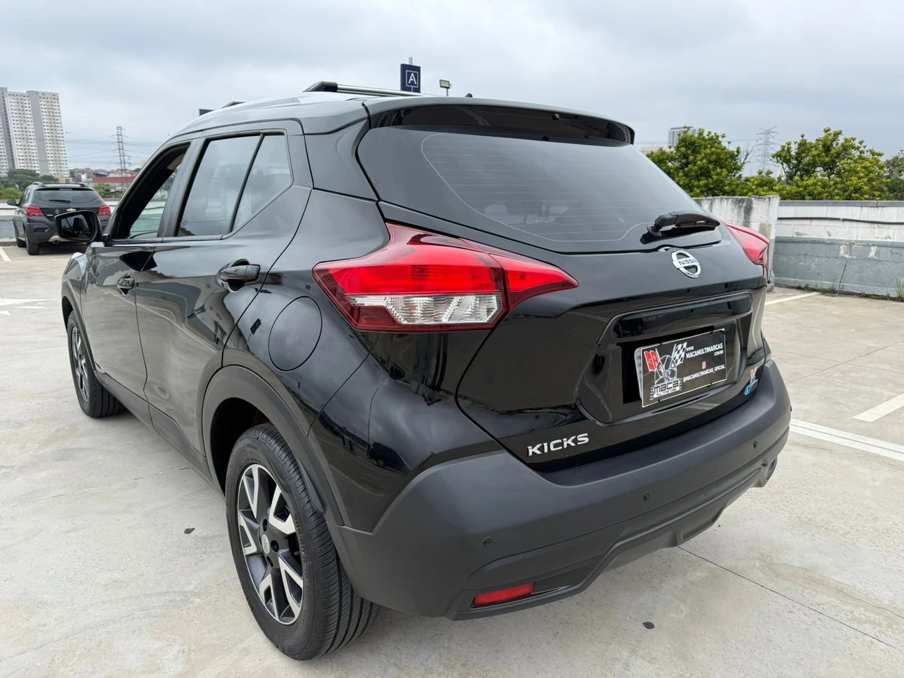 NISSAN KICKS