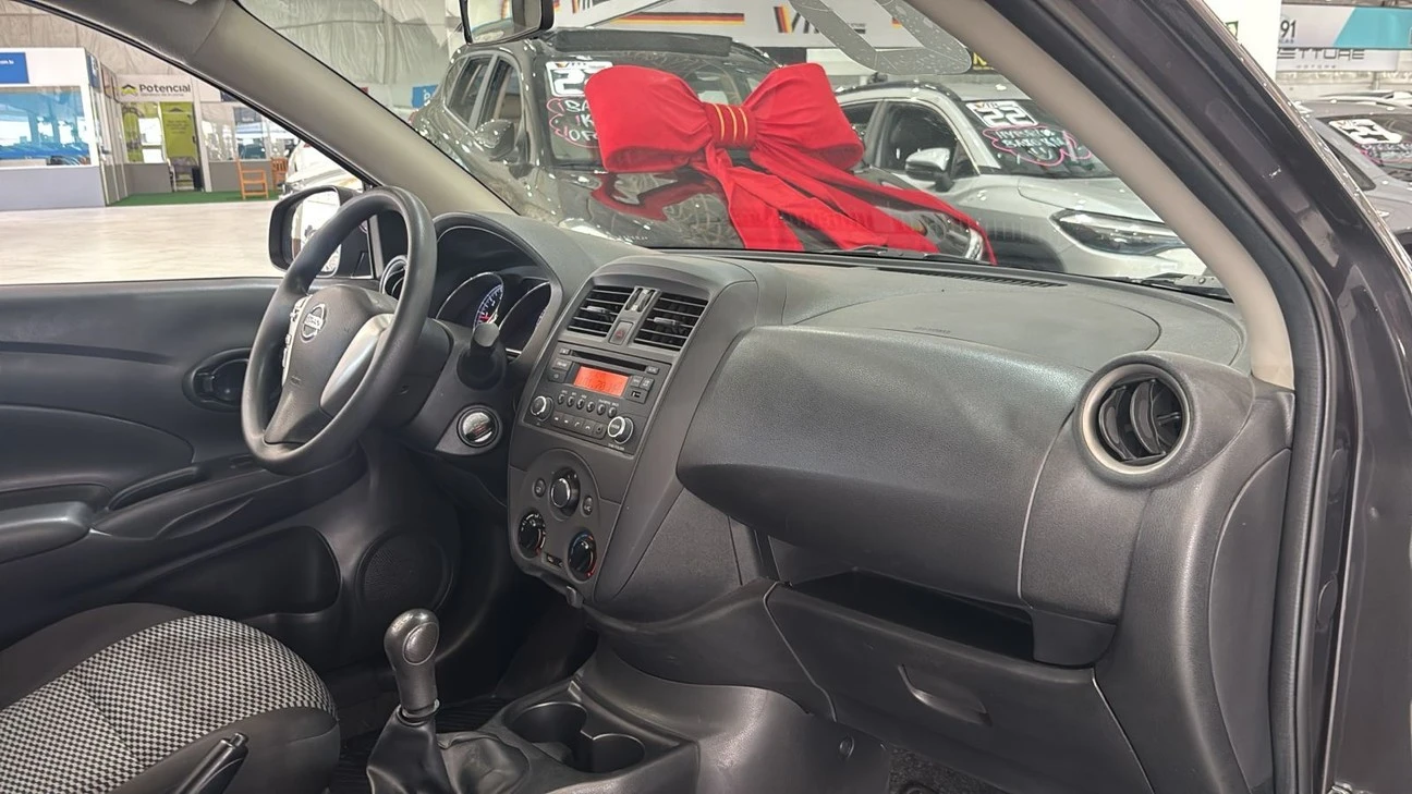 NISSAN VERSA