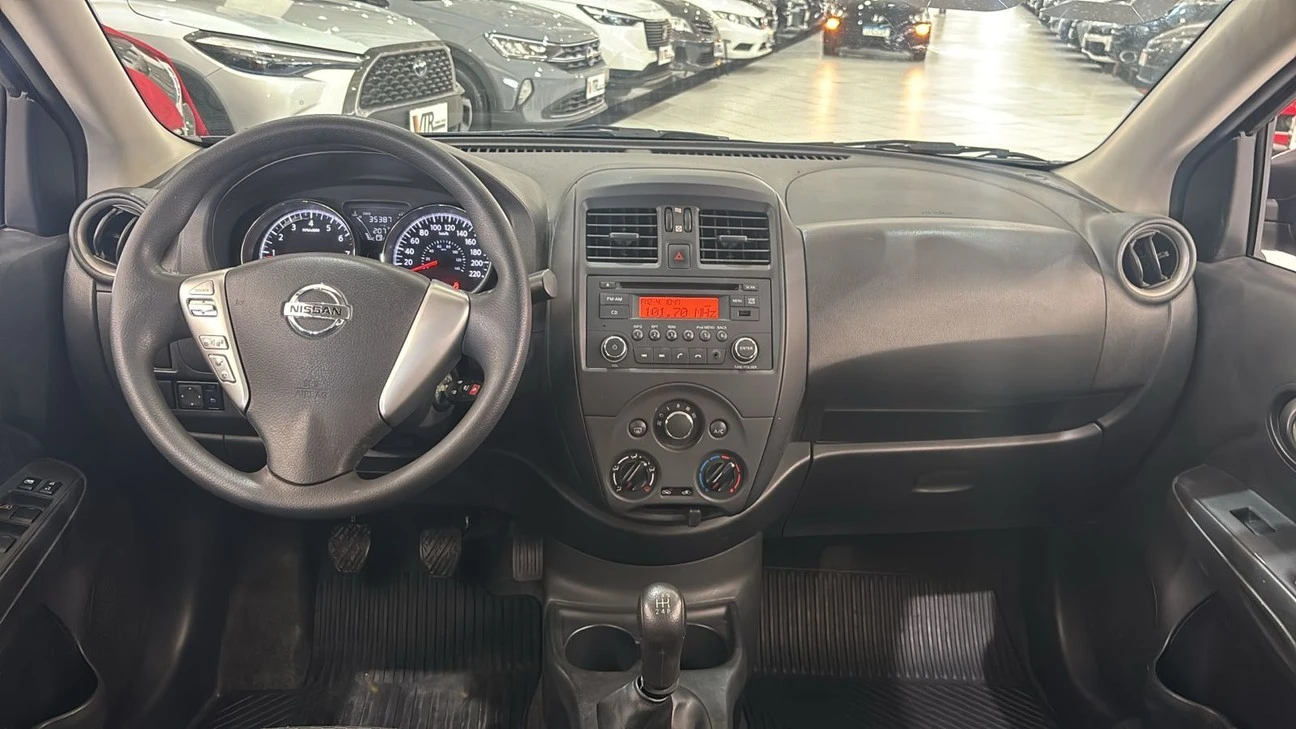NISSAN VERSA