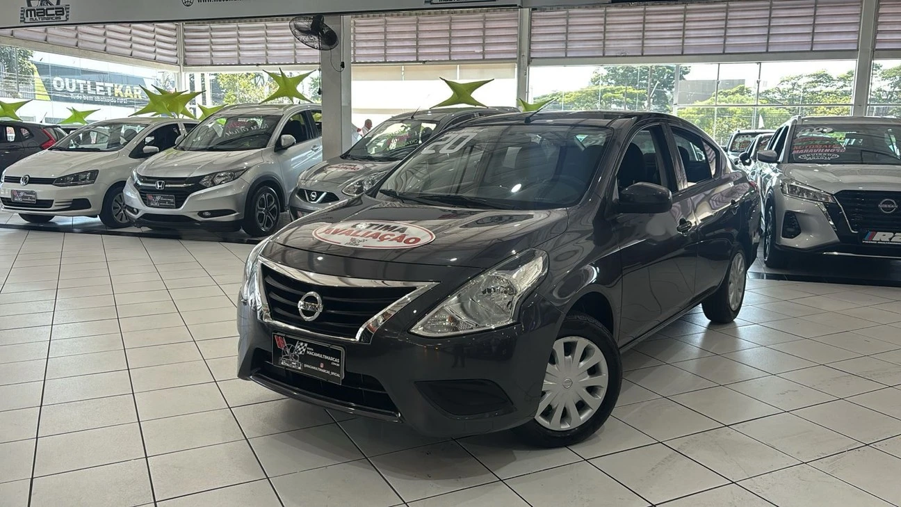 NISSAN VERSA
