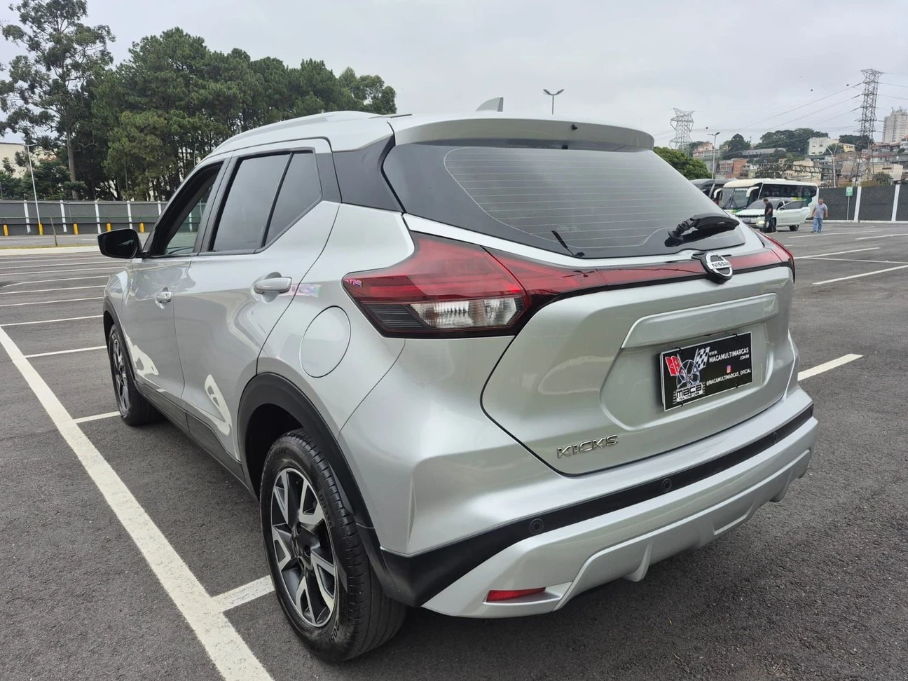 NISSAN KICKS
