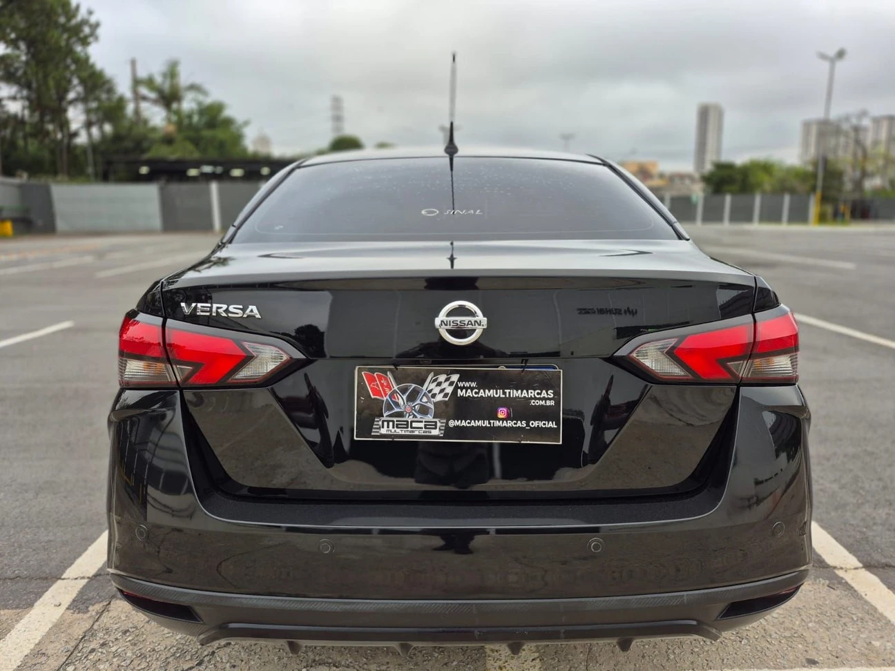 NISSAN VERSA