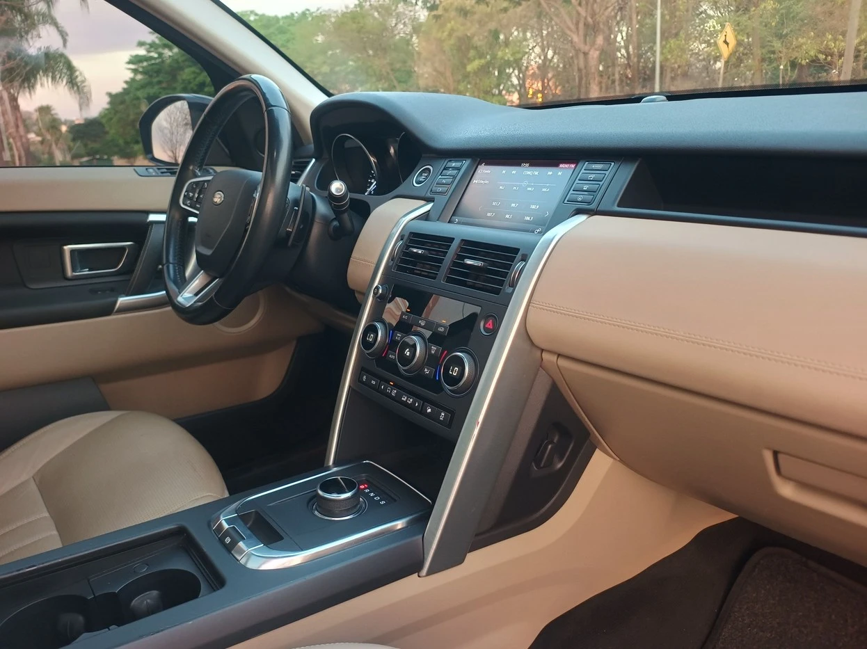 LAND ROVER DISCOVERY SPORT