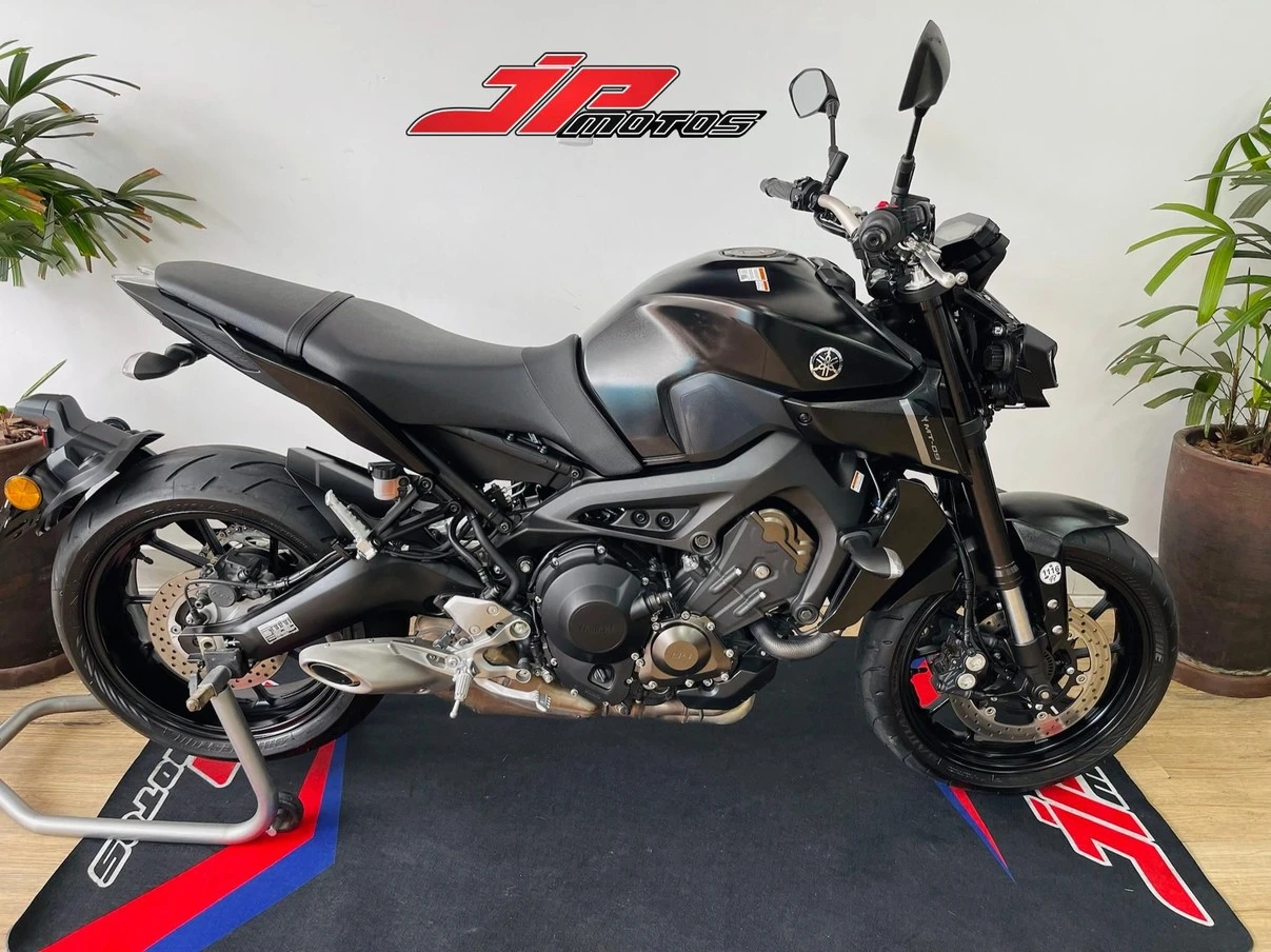 YAMAHA MT-09