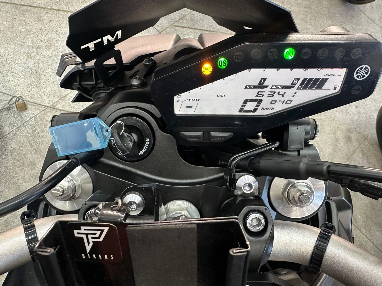 YAMAHA MT-09