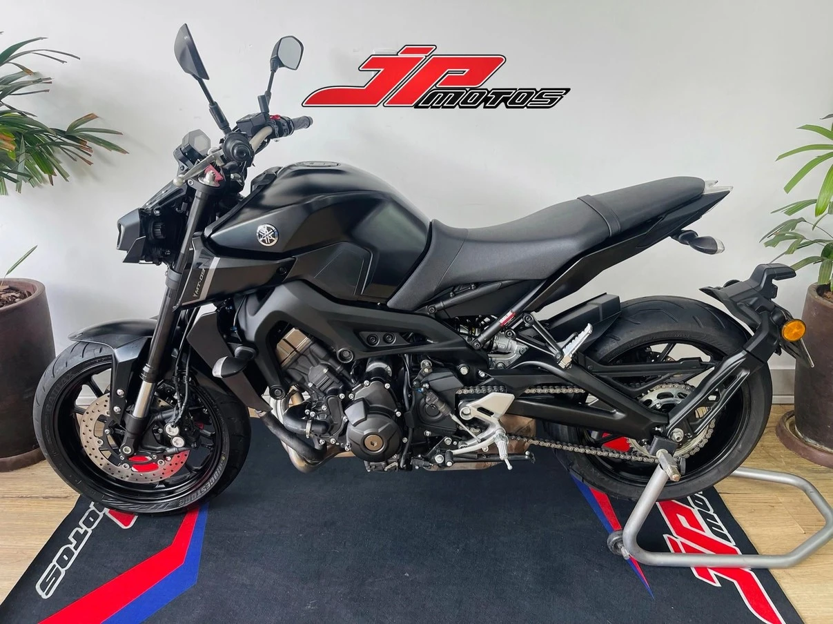 YAMAHA MT-09