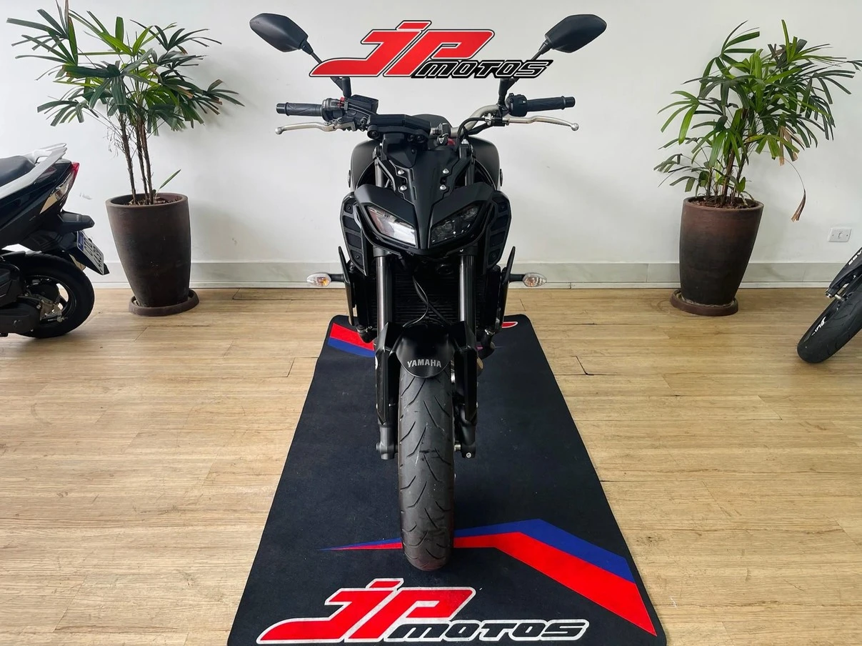 YAMAHA MT-09