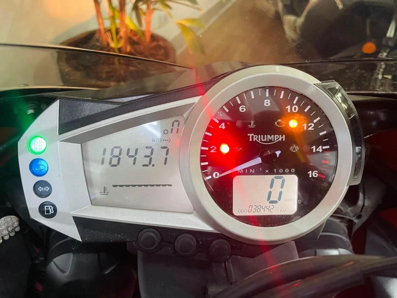 TRIUMPH DAYTONA 675