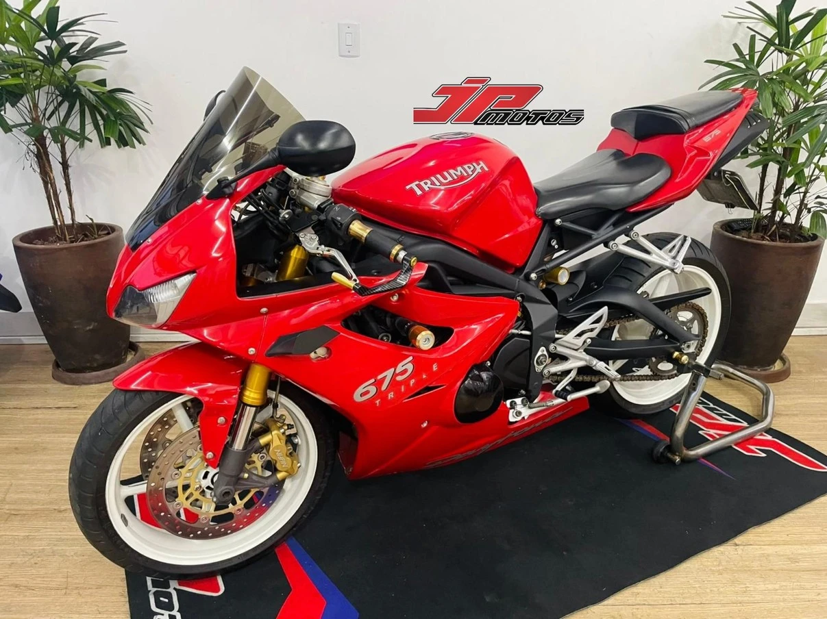 TRIUMPH DAYTONA 675