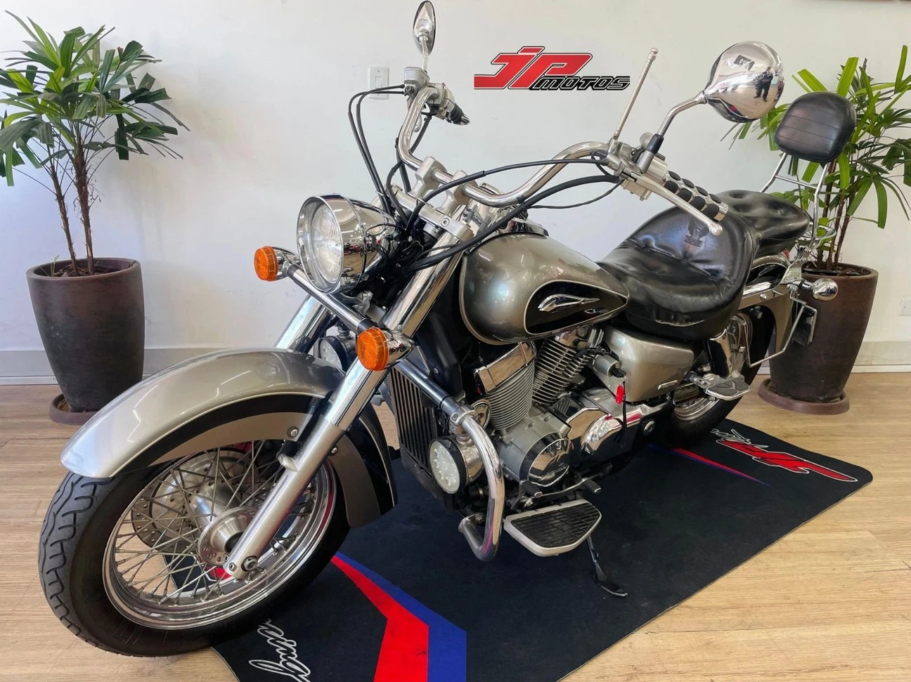 HONDA SHADOW 750