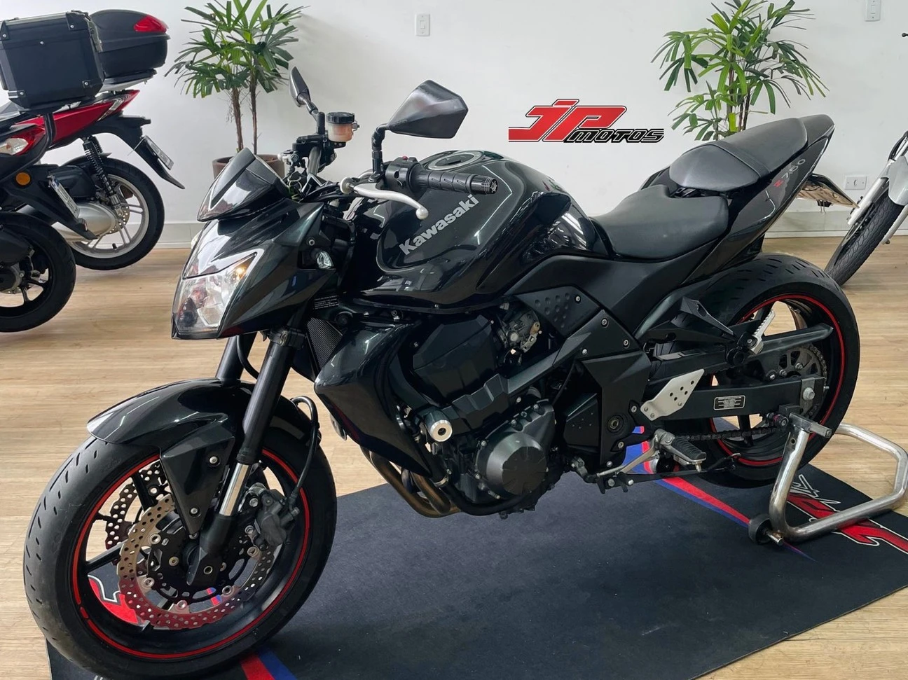 KAWASAKI Z750