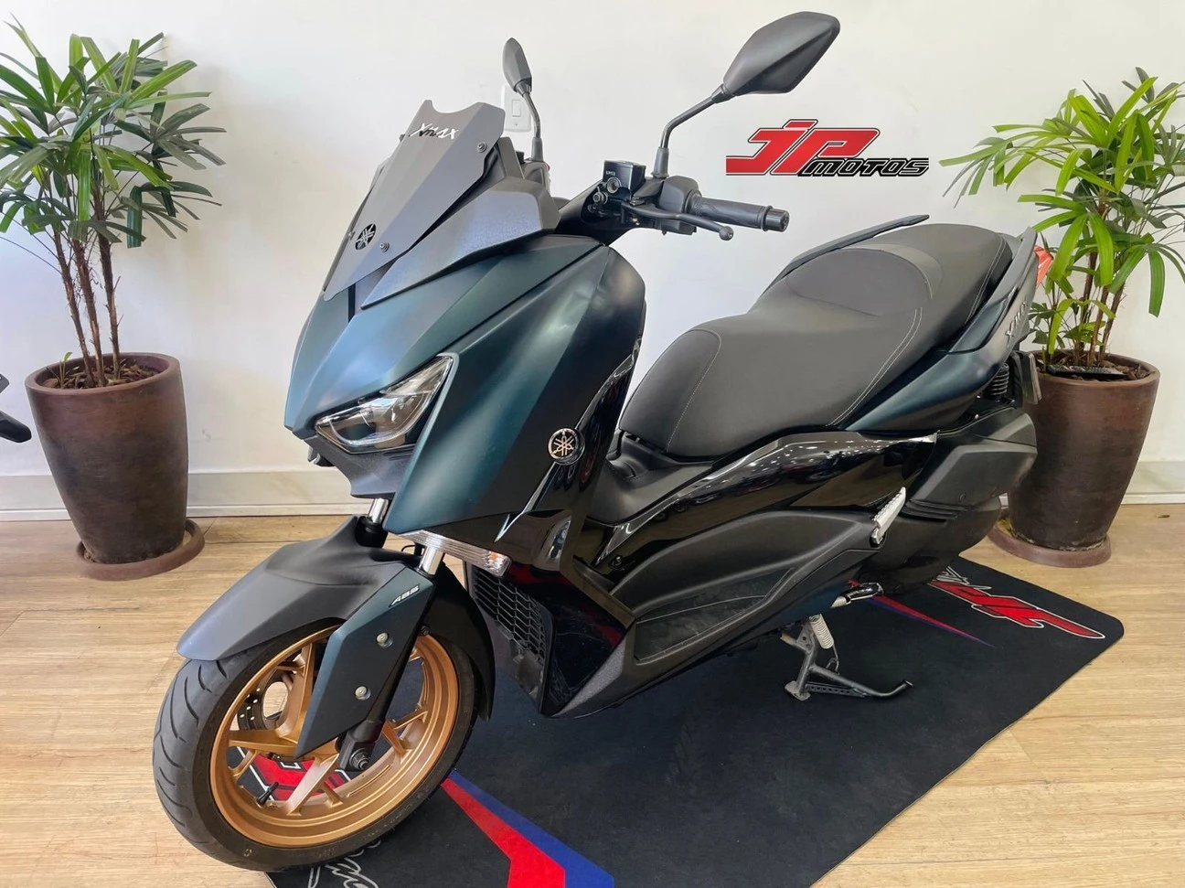YAMAHA XMAX ABS