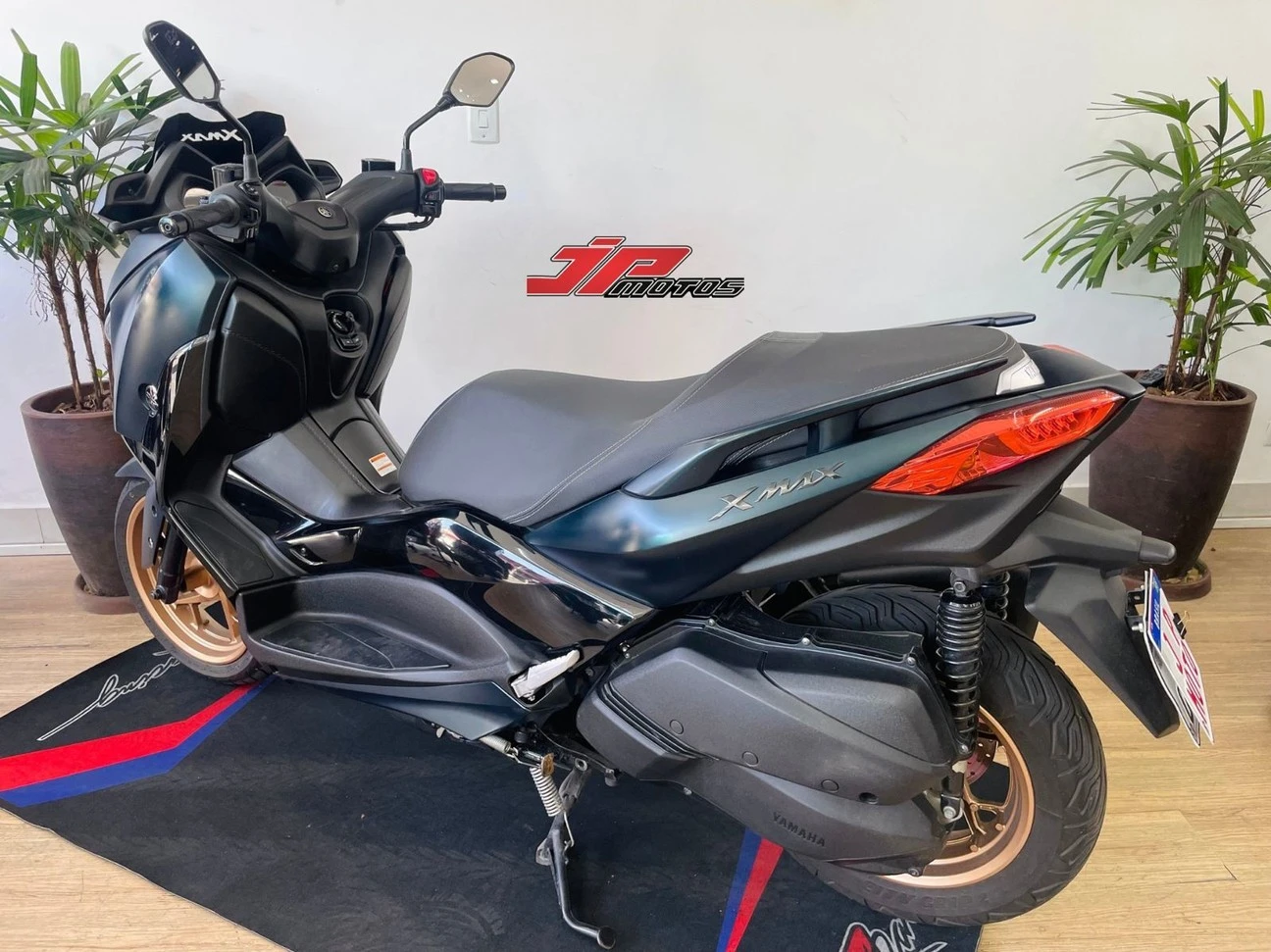 YAMAHA XMAX ABS