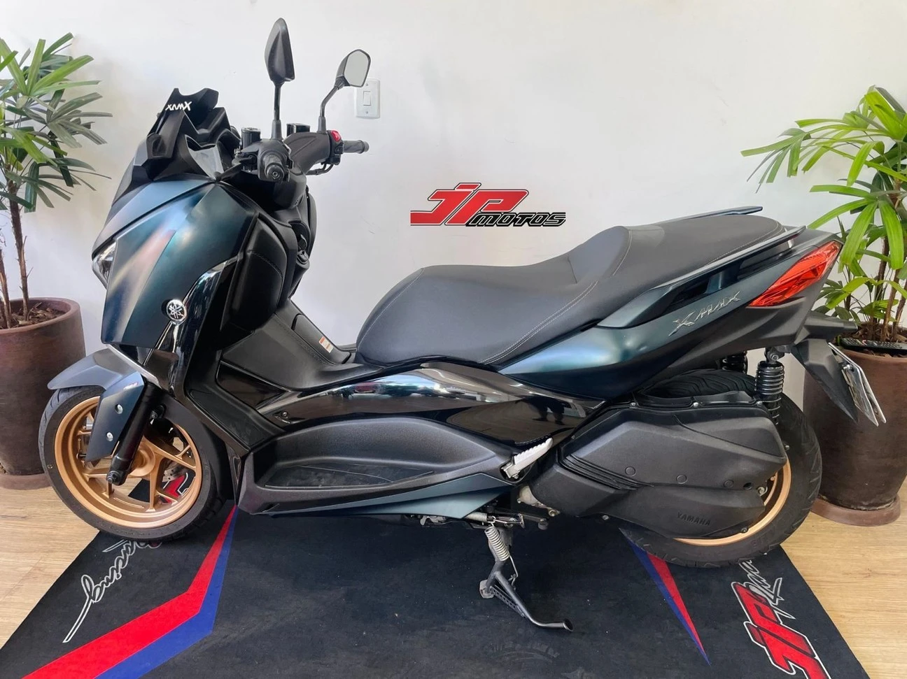 YAMAHA XMAX ABS