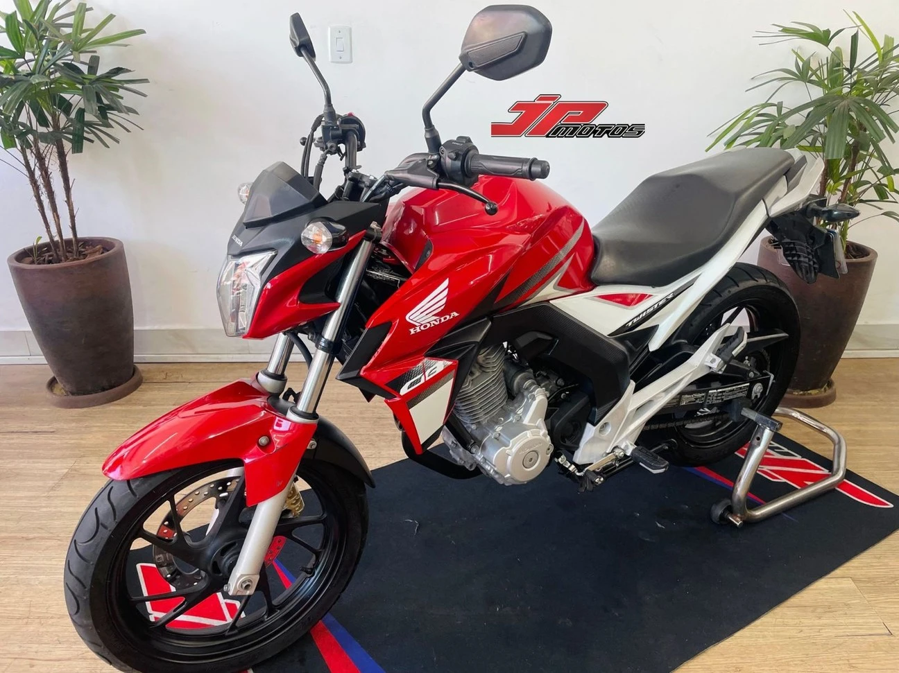 HONDA CB TWISTER