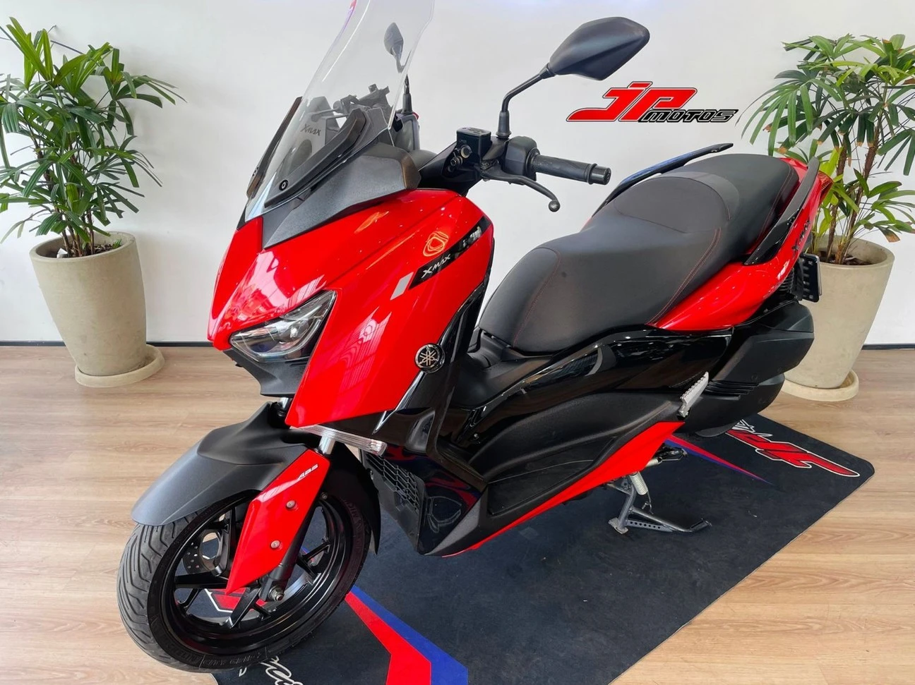 YAMAHA XMAX ABS