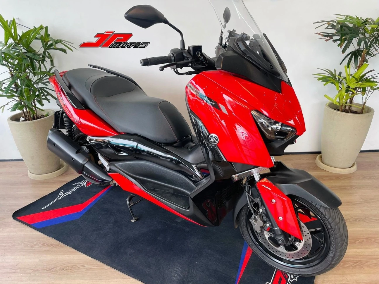 YAMAHA XMAX ABS