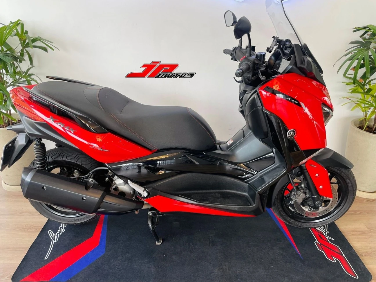 YAMAHA XMAX ABS