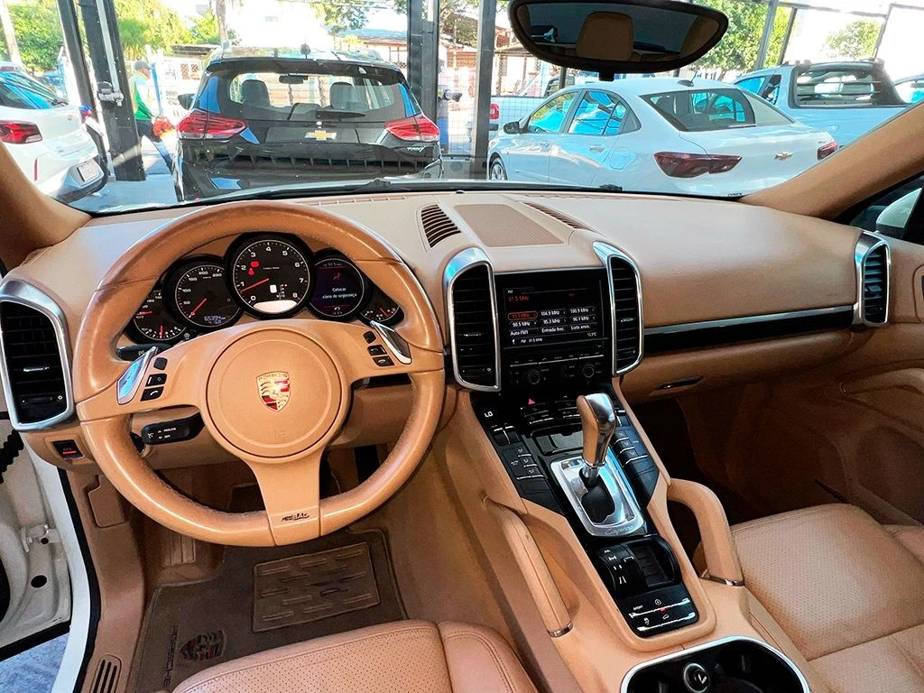 PORSCHE CAYENNE