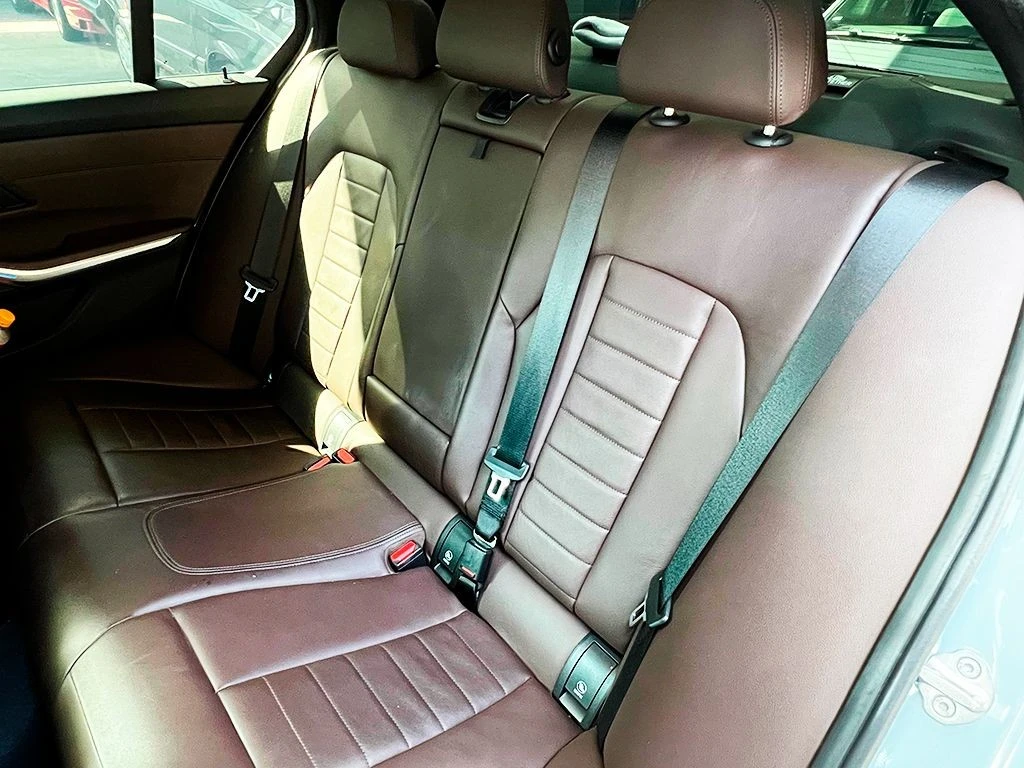 BMW 320I
