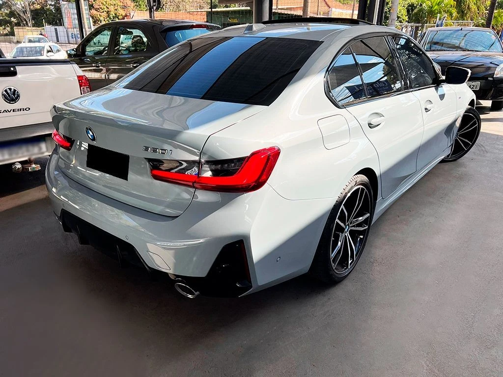 BMW 320I