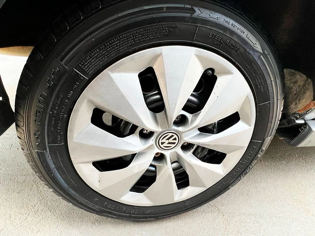 VOLKSWAGEN SANTANA
