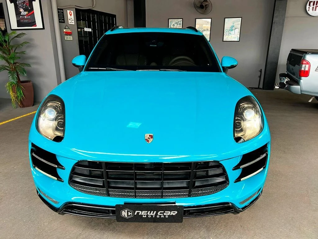 PORSCHE MACAN