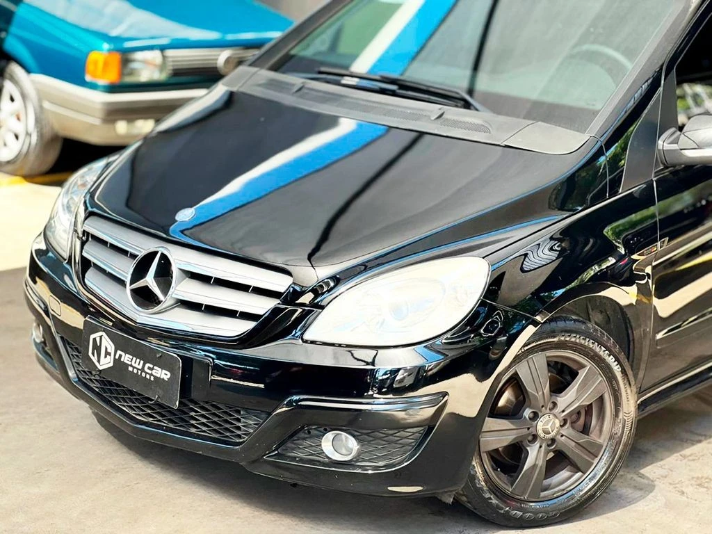 MERCEDES-BENZ B 180