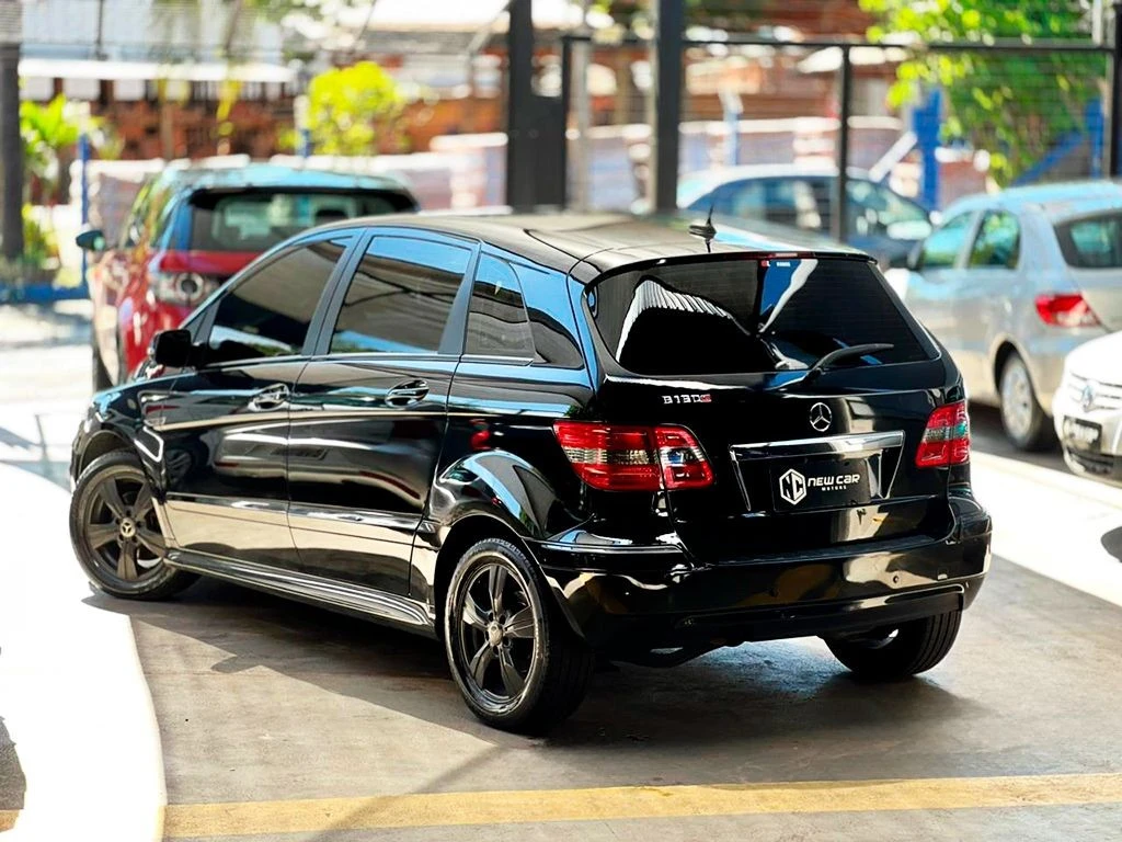 MERCEDES-BENZ B 180