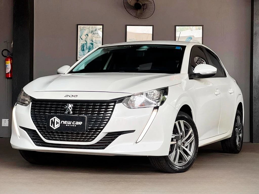 PEUGEOT 208